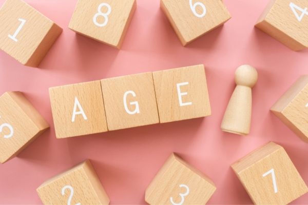 年齢