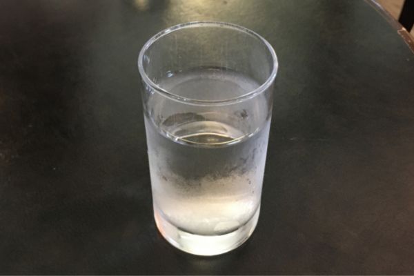 水